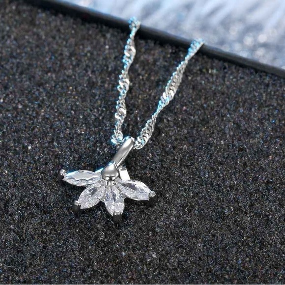 White Fuchsia Flower Necklace - Picture 3 of 5